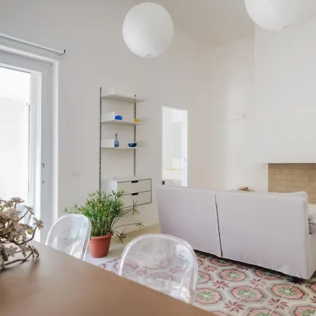 Eclectic Design Meets Puglia דירה *